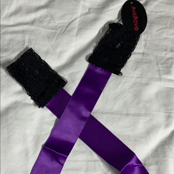 One piece & handcuffs 📦 (M-19) - Picture 8 of 13